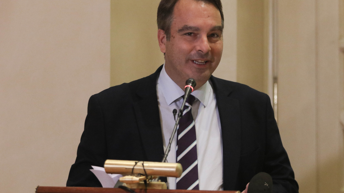 Θύμα απάτης ο βουλευτής Θανάσης Παπαθανάσης - Έφτιαξαν ψεύτικο προφίλ στο Facebook και ζητούσαν χρήματα