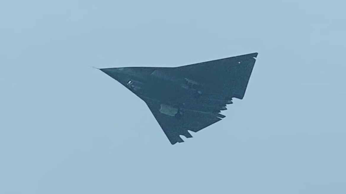 Η Κίνα θέλει να αλλάξει τους όρους του εναέριου πολέμου: Βίντεο αποκαλύπτει το νέο μαχητικό stealth J-36