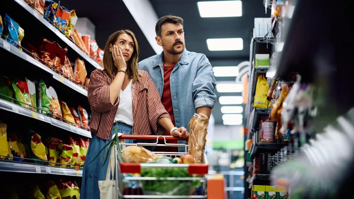 Πώς αλλάζει η ακρίβεια τη διατροφή των Ελλήνων – Μια ειδικός εξηγεί
