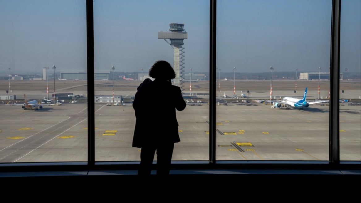 Προβλήματα στις πτήσεις από και προς Βερολίνο λόγω εντοπισμού drone 
