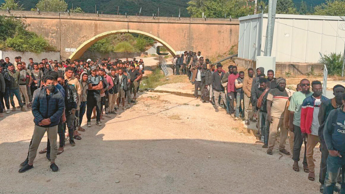 Ούτε μία άδεια ασύλου για τους μετανάστες από Λιβύη - «Πιλότος» για τη διαχείριση των ροών η δομή της Σιντικής με 148 συνοριοφύλακες