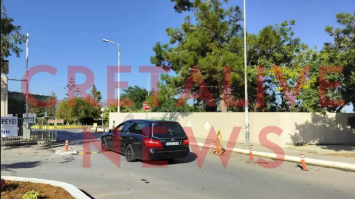 «Φανούρη μου σε αγαπάω» - Σκηνές θρήνου στο ΠΑΓΝΗ κατά τη μεταφορά της σορού του 39χρονου στα Βορίζια