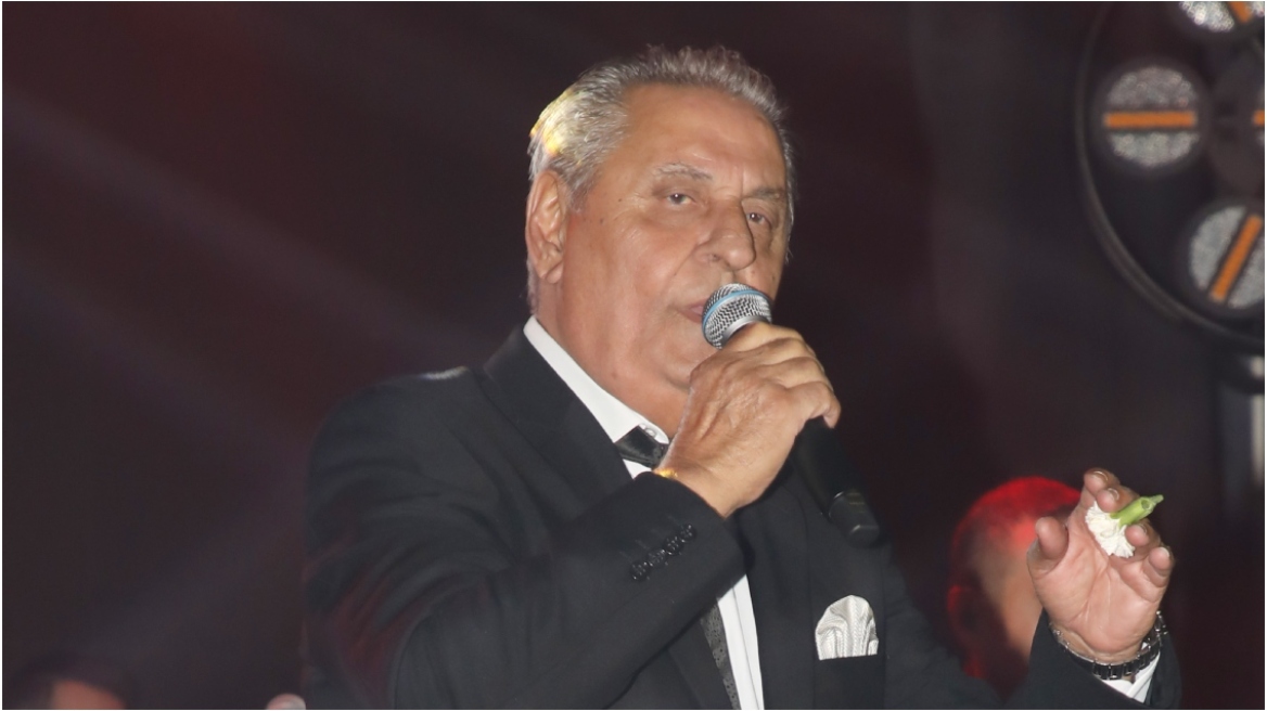 Ζαφείρης Μελάς: Με ενοχλεί το «σκυλάδικα», αυτοί που έρχονται στο μαγαζί είναι σκυλιά;