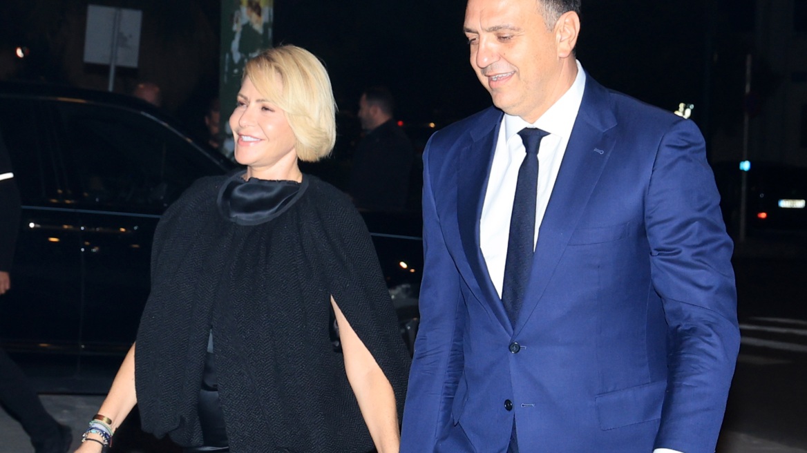 Η κομψή βραδινή εμφάνιση της Τζένης Μπαλατσινού στο πάρτι υποδοχής της Κίμπερλι Γκίλφοϊλ στην Αθήνα

