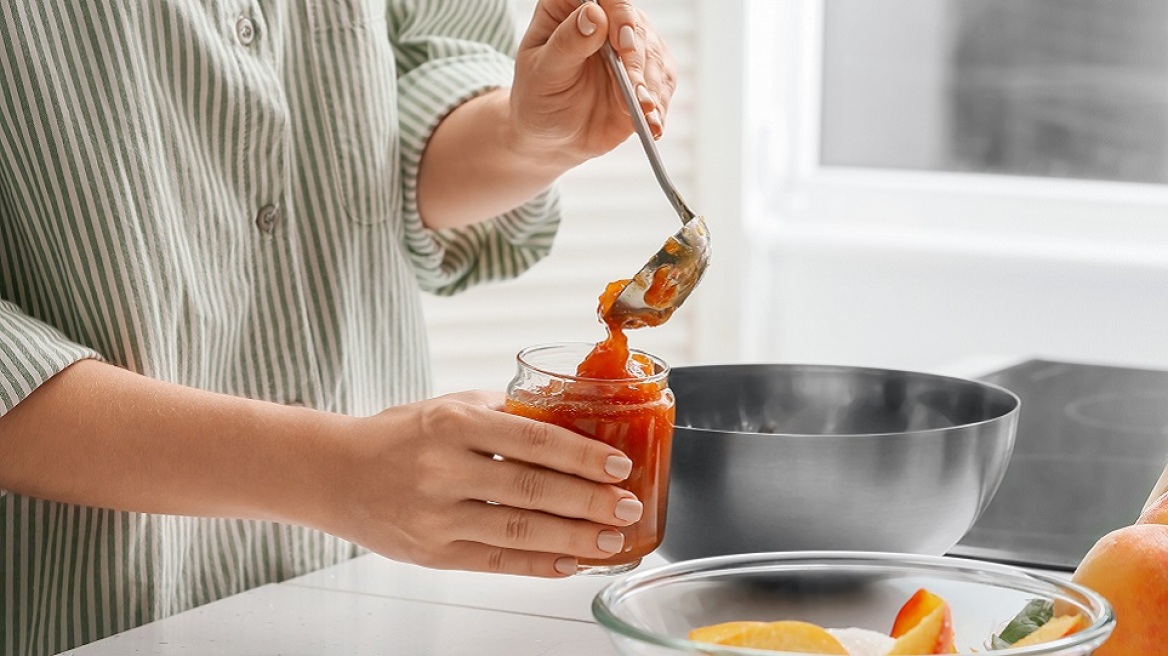 12 χρήσιμες σπιτικές παρασκευές που κρατούν όλο τον χρόνο