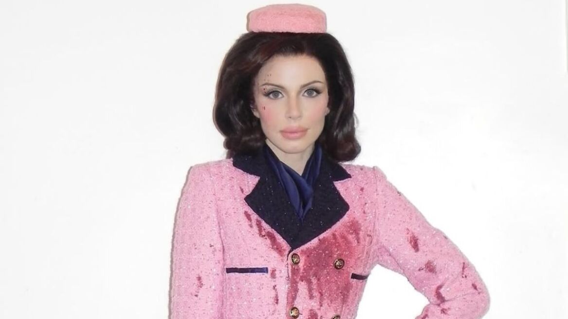 Τζούλια Φοξ: Αντιδράσεις προκάλεσε η μεταμφίεσή της σε Τζάκι Κένεντι - «Ήταν δήλωση διαμαρτυρίας και πένθους», λέει
