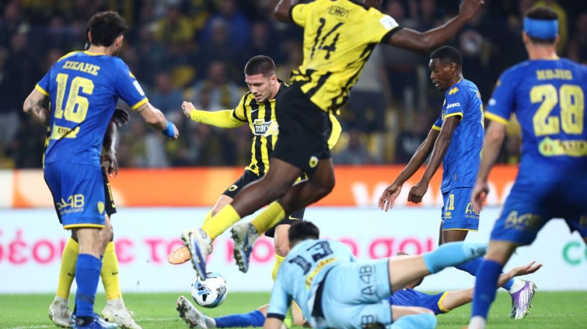 Λανουά: Σωστά ακυρώθηκε το γκολ του Γιόβιτς, κακώς δεν δόθηκε πέναλτι στον Ταρέμι - Βίντεο