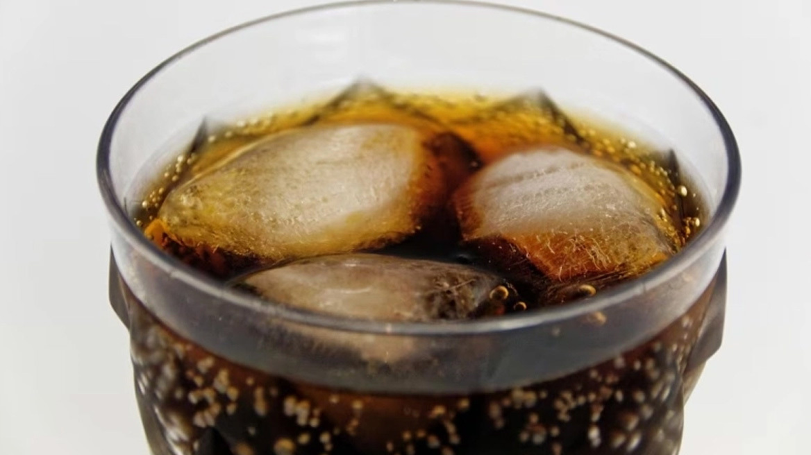 Το διάσημο αναψυκτικό που αλλάζει σήμα για πρώτη φορά μετά από 25 χρόνια