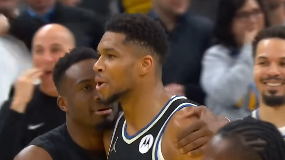 Γιάννης Αντετοκούνμπο: Ξέφυγε στους πανηγυρισμούς μετά το σουτ νίκης του και ο Θανάσης έτρεξε να του φωνάξει «ήρεμα ρε φίλε...»