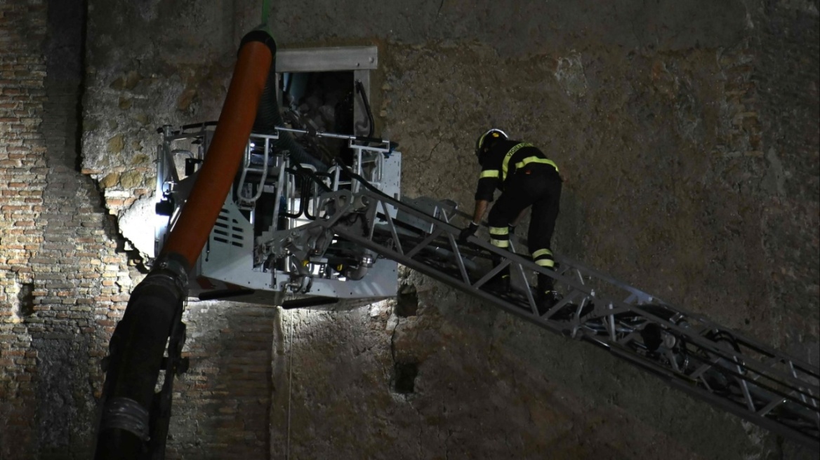 Ρώμη: Απεγκλωβίστηκε ζωντανός εργάτης από τα ερείπια του Πύργου dei Conti – Η κατάστασή του είναι κρίσιμη 