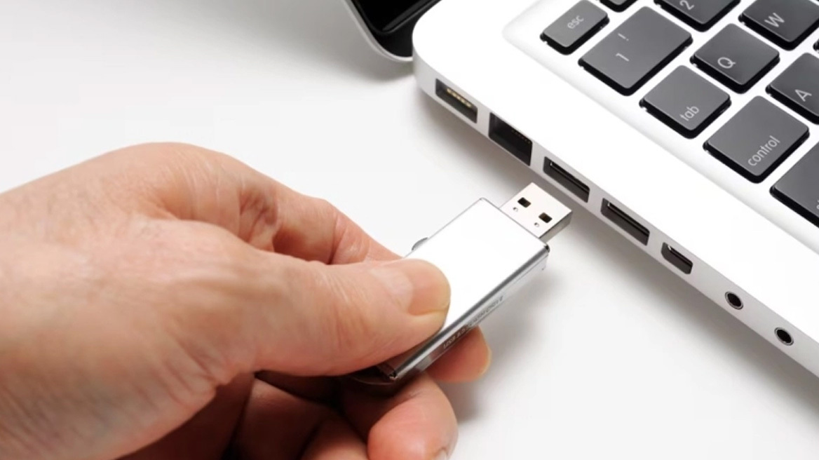 Ετοιμαστείτε να πείτε αντίο στα USB: Το cloud και οι SSD τα αντικαθιστούν!