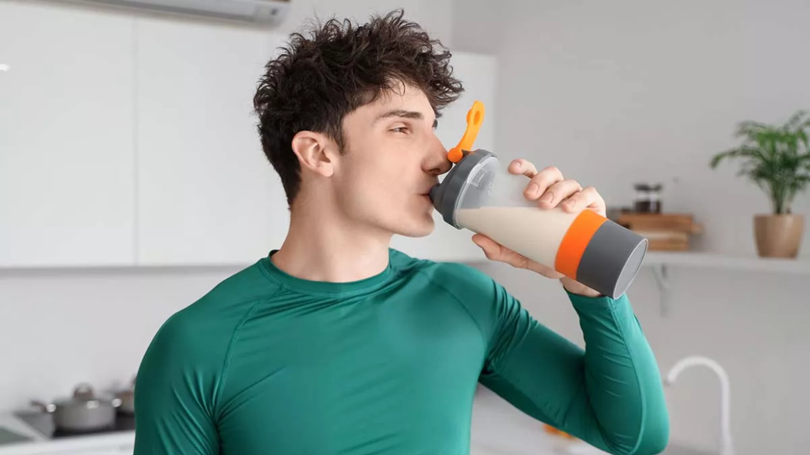 Πόσο ασφαλής είναι η κρεατίνη στους εφήβους; Ο ειδικός μιλά για τις ασφαλείς δόσεις
