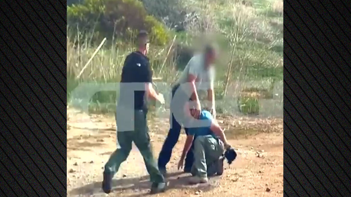 Βίντεο: Επίθεση στο συνεργείο του MEGA μετά τη σύλληψη των τριών αδερφών για το φονικό στα Βορίζια - «Τι τραβάς ρε»