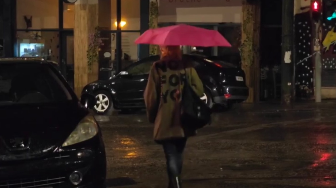 Σε εξέλιξη η κακοκαιρία - Βροχές και κεραυνοί τη νύχτα στην Αττική,  πώς θα κινηθούν οι πυρήνες των καταιγίδων 