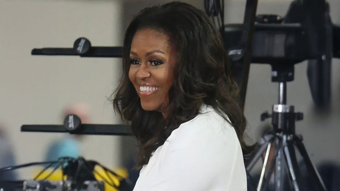 Μισέλ Ομπάμα: Πώς έπρεπε να ντύνεται και να φτιάχνει τα μαλλιά της – Οι κανόνες ομορφιάς του Λευκού Οίκου στο νέο της βιβλίο