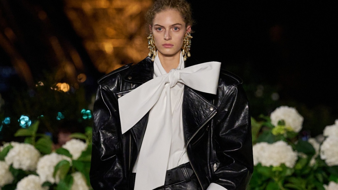 Αυτό είναι το πιο δημοφιλές brand μόδας αυτή τη στιγμή
