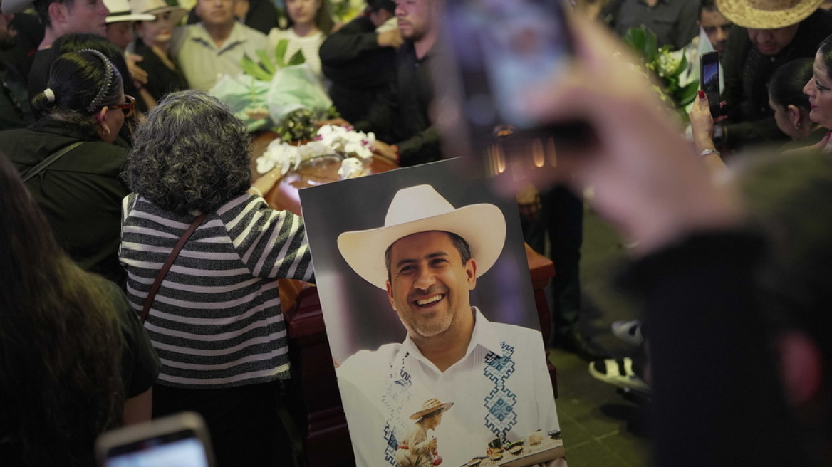 Ένας 17χρονος ήταν ο δράστης της δολοφονίας δημάρχου στο Μεξικό - Έπεσε νεκρός από πυρά
