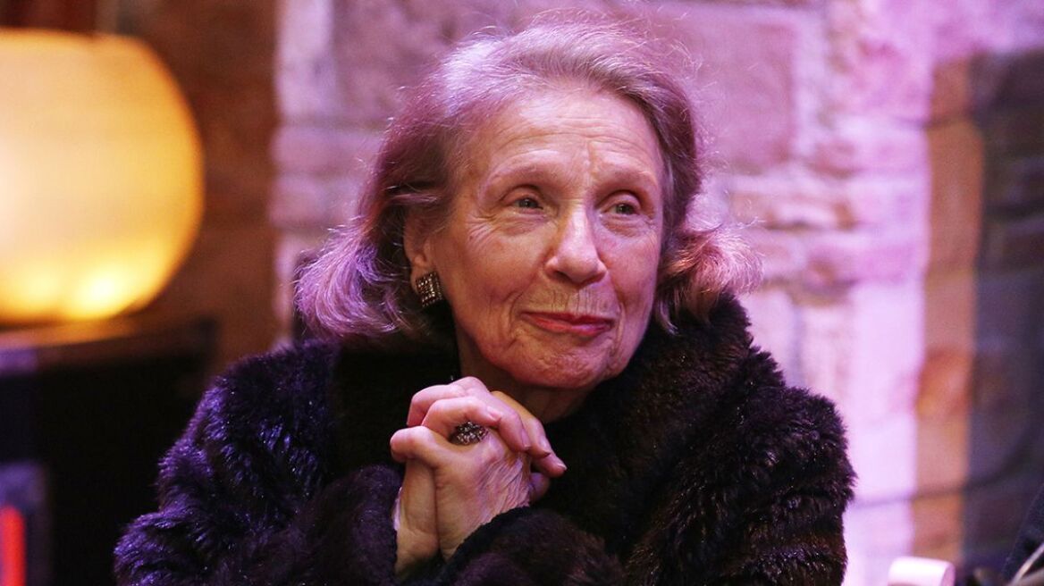 Η Μέλπω Ζαρόκωστα επέστρεψε στο γηροκομείο μετά την περιπέτεια με την υγεία της - «Επανήλθε, δεν υποφέρει» λέει ο γιος της 