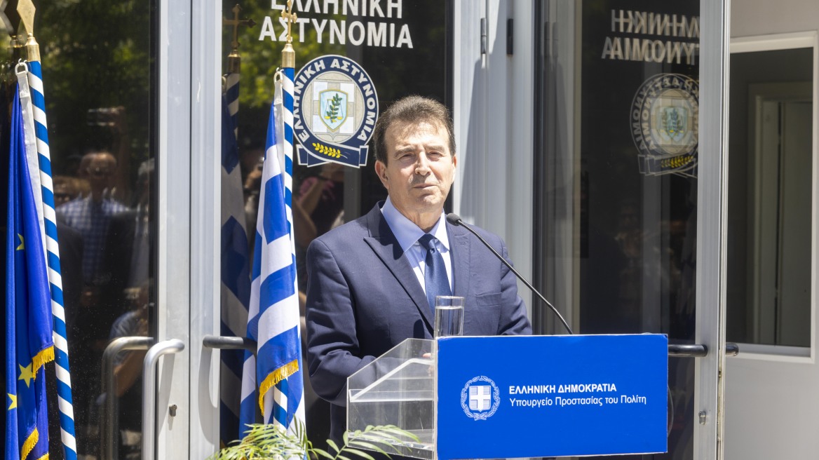 Στο Ηράκλειο μεταβαίνει αύριο ο Μιχάλης Χρυσοχοΐδης, επί τάπητος τα μέτρα για την παράνομη οπλοκατοχή