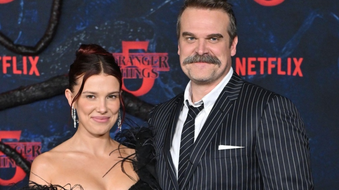 Ο παραγωγός του «Stranger Things» διαψεύδει ότι η Μίλι Μπόμπι Μπράουν κατηγόρησε τον Ντέιβιντ Χάρμπουρ για παρενόχληση και εκφοβισμό