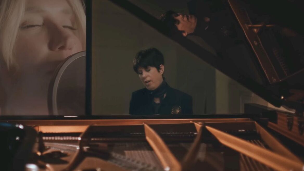 Η Νταϊάν Ουόρεν πρωταγωνιστεί στο νέο βιντεοκλίπ της Kesha