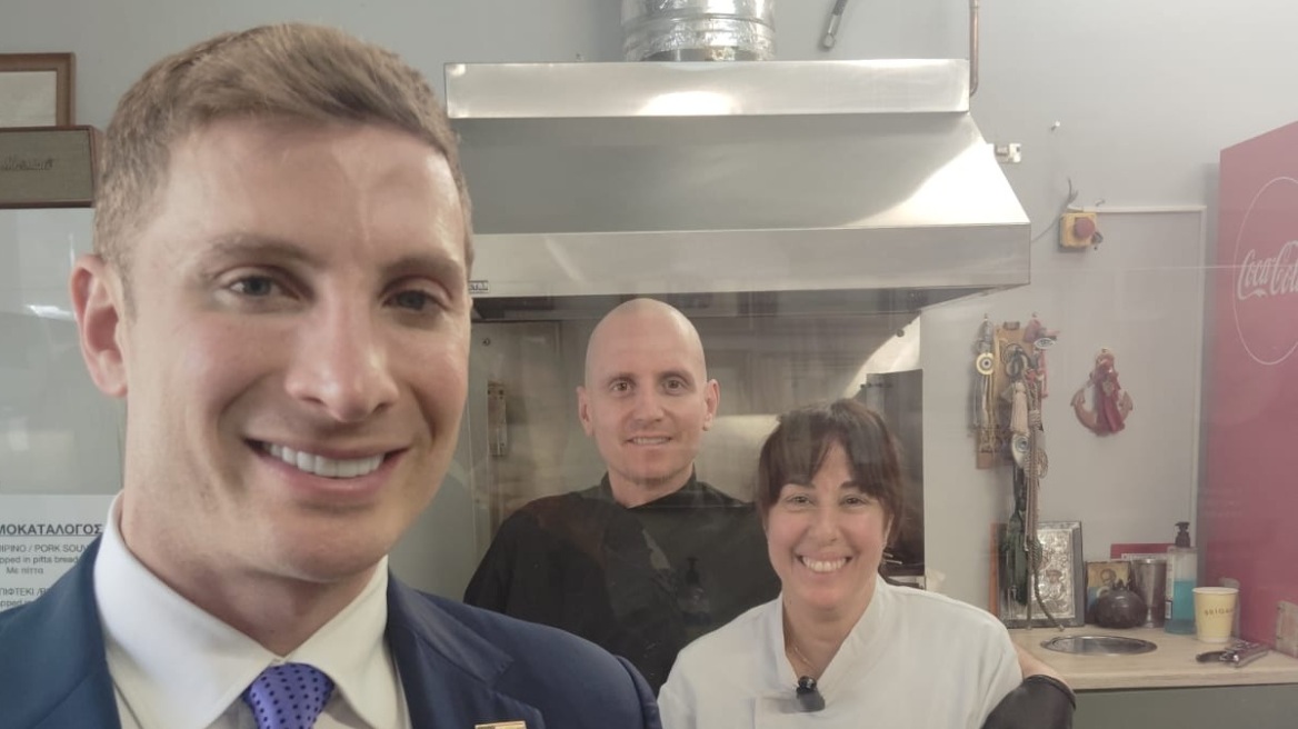 Για σουβλάκι στη Μητροπόλεως βρέθηκε ο σύμβουλος του Τραμπ για θέματα ενέργειας