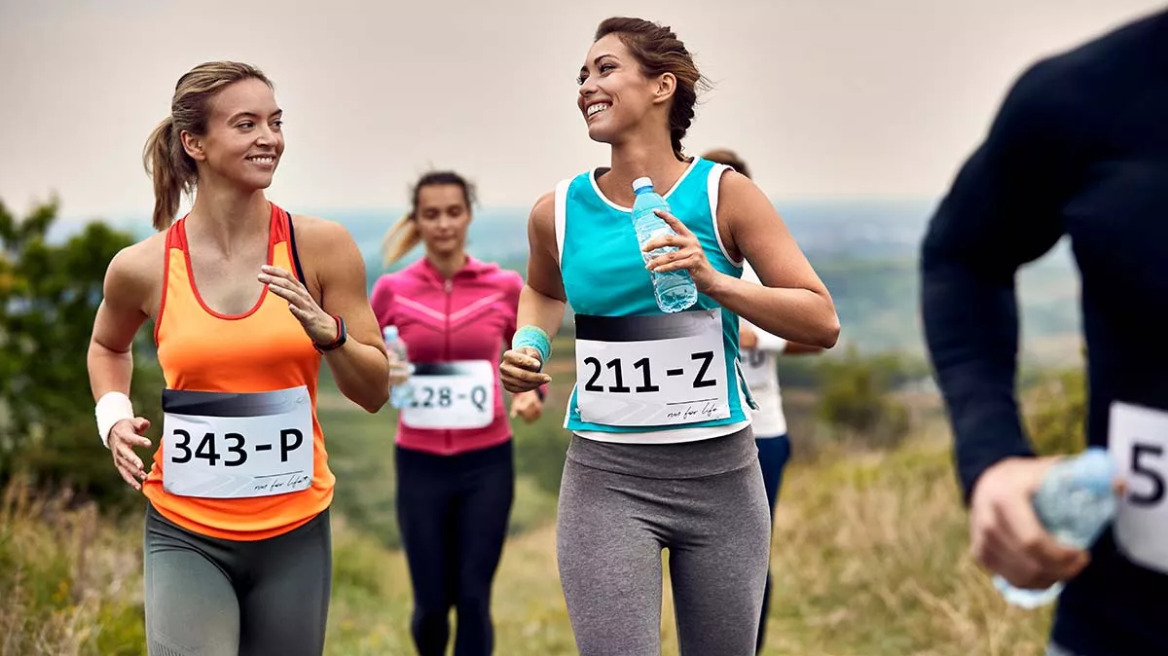 Tι να προσέξει κάθε γυναίκα που προπονείται για τον Μαραθώνιο – Top tips από τον ειδικό