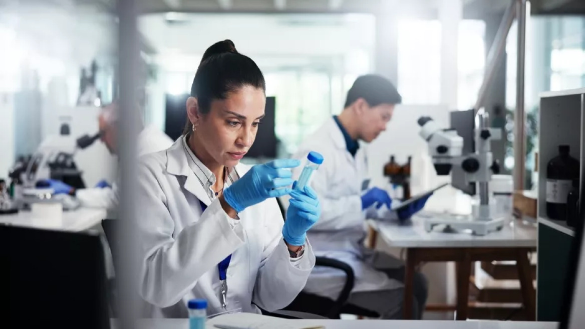 Κλιμακώνουν οι εργαστηριακοί γιατροί – Τι ζητούν από τους πολίτες όσον αφορά το κόστος των εξετάσεων
