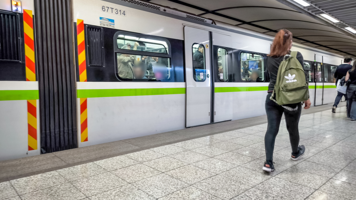 Εκκενώθηκε συρμός του Μετρό στο Μοναστηράκι - Έβγαζε καπνούς