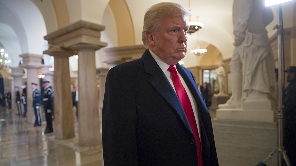 Μετά το «πειραγμένο» βίντεο, ο Τραμπ απαιτεί συγγνώμη και απόσυρση του ντοκιμαντέρ από το BBC -  Απειλεί με αγωγή 1 δισ. δολαρίων