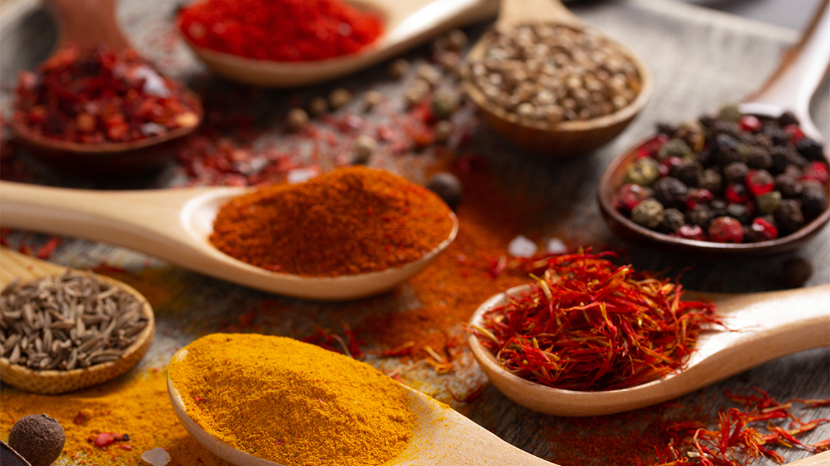 Οδός Ευριπίδου: Πώς έγινε ο αγαπημένος δρόμος των μπαχαρικών