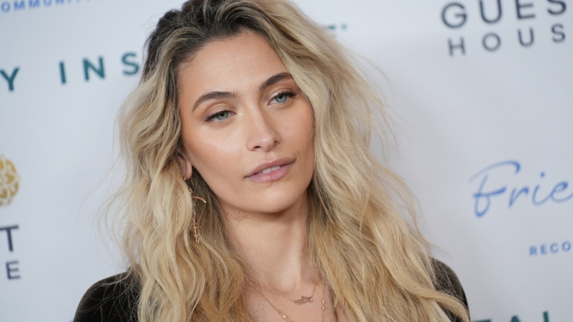 Η Πάρις Τζάκσον αποκάλυψε ότι η μύτη της έχει τρυπήσει από τα ναρκωτικά που έκανε
