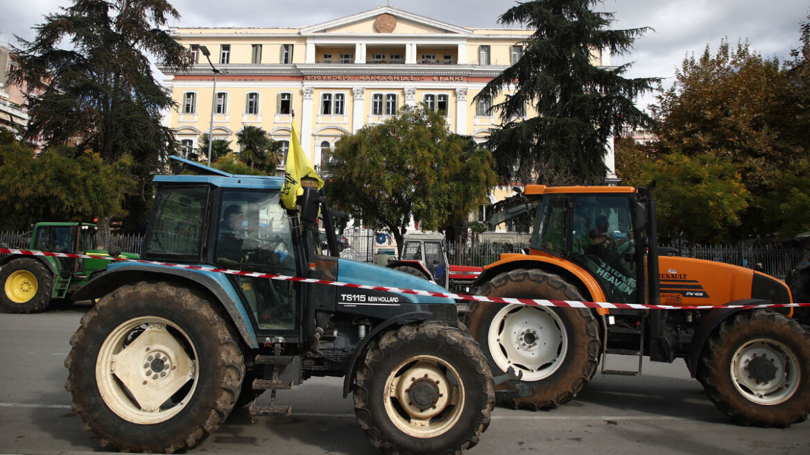 Να κλείσει μέτωπα με τους αγρότες επιχειρεί η κυβέρνηση - Το στοίχημα των πληρωμών και το «αγκάθι» των κινητοποιήσεων