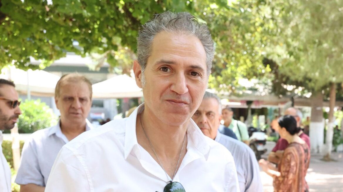 Δημήτρης Κόκοτας: Η σύζυγός του διαψεύδει ότι πήρε εξιτήριο από το νοσοκομείο - «Δυστυχώς βρισκόμαστε αρκετά μακριά»