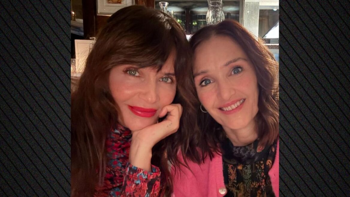 Έλενα Κρίστενσεν: Η φωτογραφία με τη μητέρα της από τα παιδικά της χρόνια