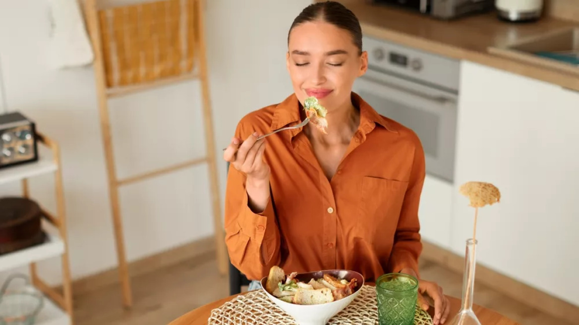 Χάρα χάτσι μπου: Η ιαπωνική φιλοσοφία που συμβάλλει στην απώλεια βάρους και τη μακροζωία
