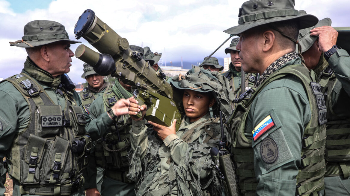 ΗΠΑ και Βενεζουέλα συγκεντρώνουν δυνάμεις: Ο Τραμπ έστειλε το αεροπλανοφόρο Ford, με μαζική στρατιωτική κινητοποίηση απαντά ο Μαδούρο