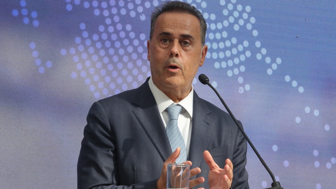 Παπασταύρου κατά Φάμελλου για την εκμετάλλευση κοιτασμάτων: Ή είναι παντελώς αδαής ή είναι προκλητικός συκοφάντης