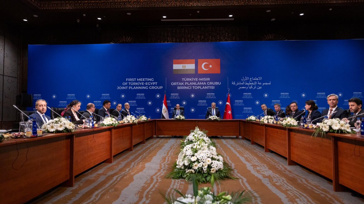 Φιντάν: Εμβάθυνση της συνεργασίας με την Αίγυπτο για μεταφορές, ενέργεια και υδρογονάνθρακες