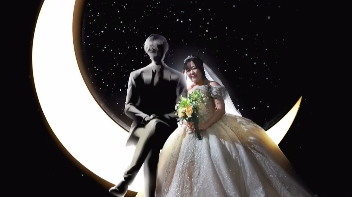 Γυναίκα στην Ιαπωνία παντρεύτηκε τον AI σύντροφο που δημιούργησε - Φορούσε γυαλιά VR στην τελετή για να τον βλέπει