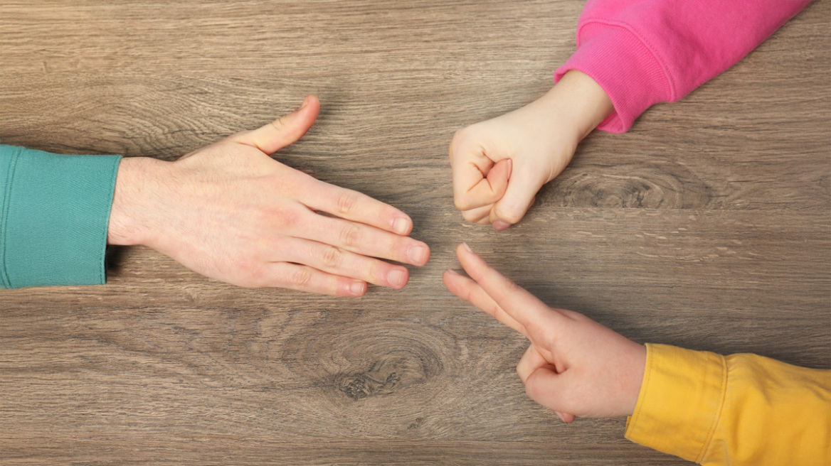 Πέτρα, ψαλίδι, χαρτί: Τι αποκαλύπτει το παιδικό παιχνίδι για τον τρόπο που παίρνουμε αποφάσεις
