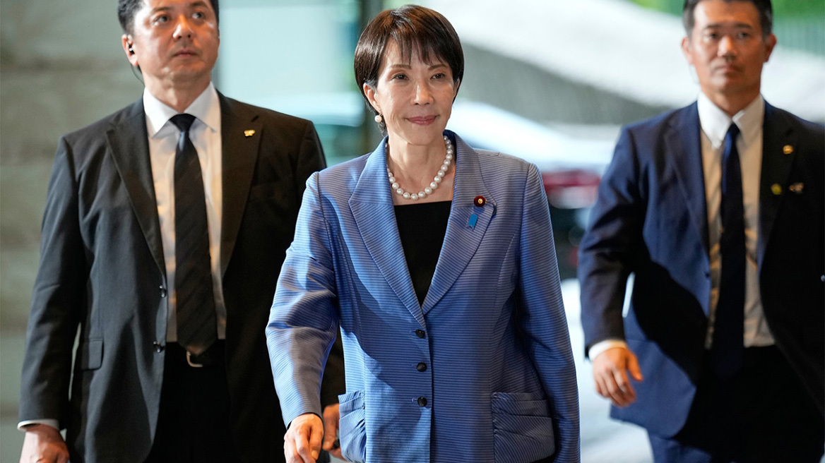 Κοιμάται 2 ώρες τη νύχτα, συγκαλεί συσκέψεις στις 3 τα ξημερώματα - Επικρίσεις για την αύξηση υπερωριών που προωθεί στην Ιαπωνία η Τακαΐτσι