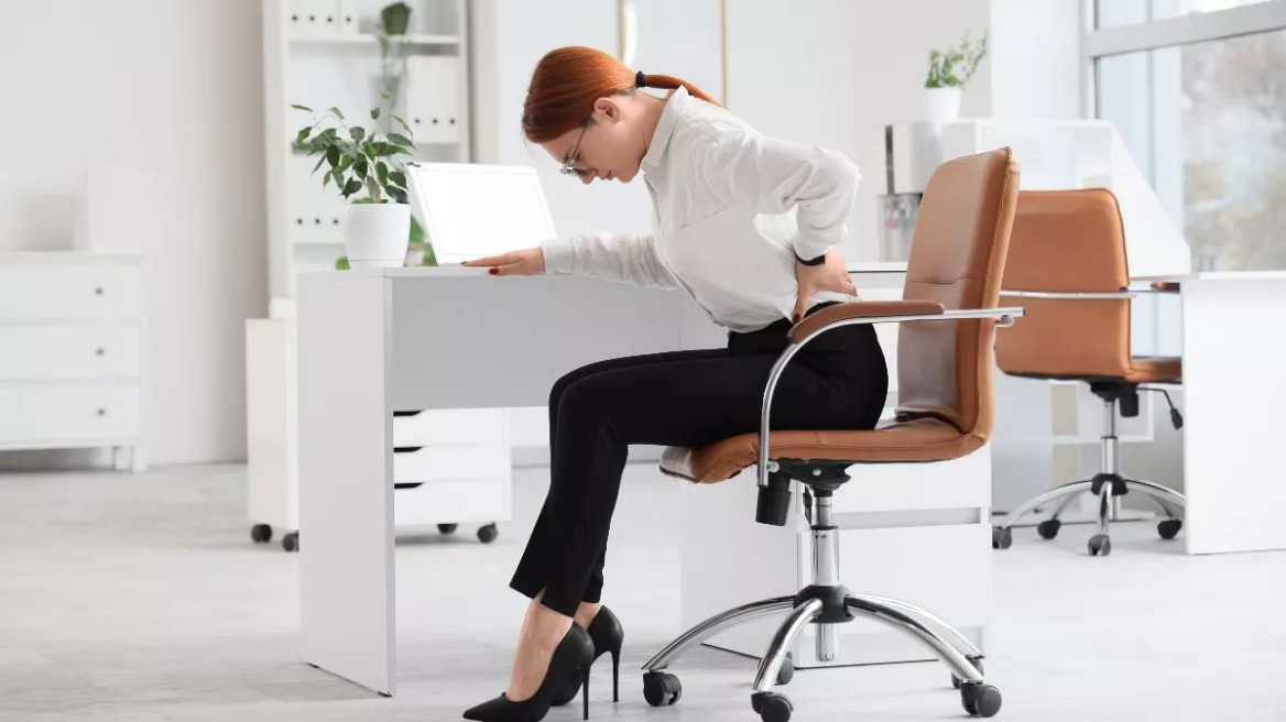 Πόνος στη μέση: Η απλή φόρμουλα που τον καταπολεμά – Το μόνο που χρειάζεστε είναι ένα ρολόι
