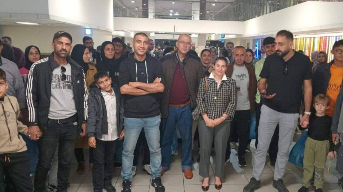 Μυστήριο στη Νότια Αφρική με την άφιξη 153 Παλαιστινίων – Το ταξίδι οργανώθηκε από «σκιώδη ΜΚΟ»
