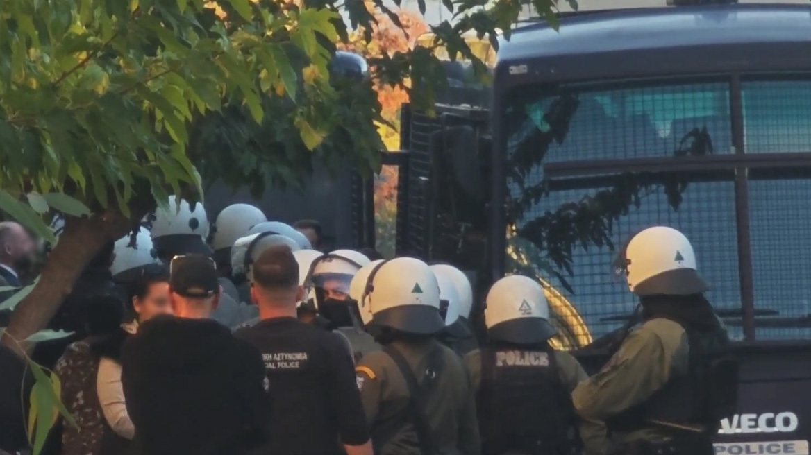 Ποινικές διώξεις σε βάρος 44 συλληφθέντων που εξαπατούσαν ηλικιωμένους ως «υπάλληλοι» του ΔΕΔΔΗΕ