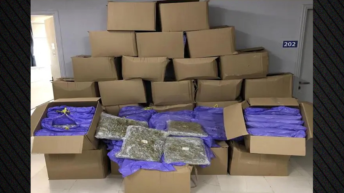 Εντοπίστηκαν πάνω από 350 κιλά κάνναβης σε νταλίκα στο λιμάνι της Ηγουμενίτσας - Συνελήφθη 58χρονος