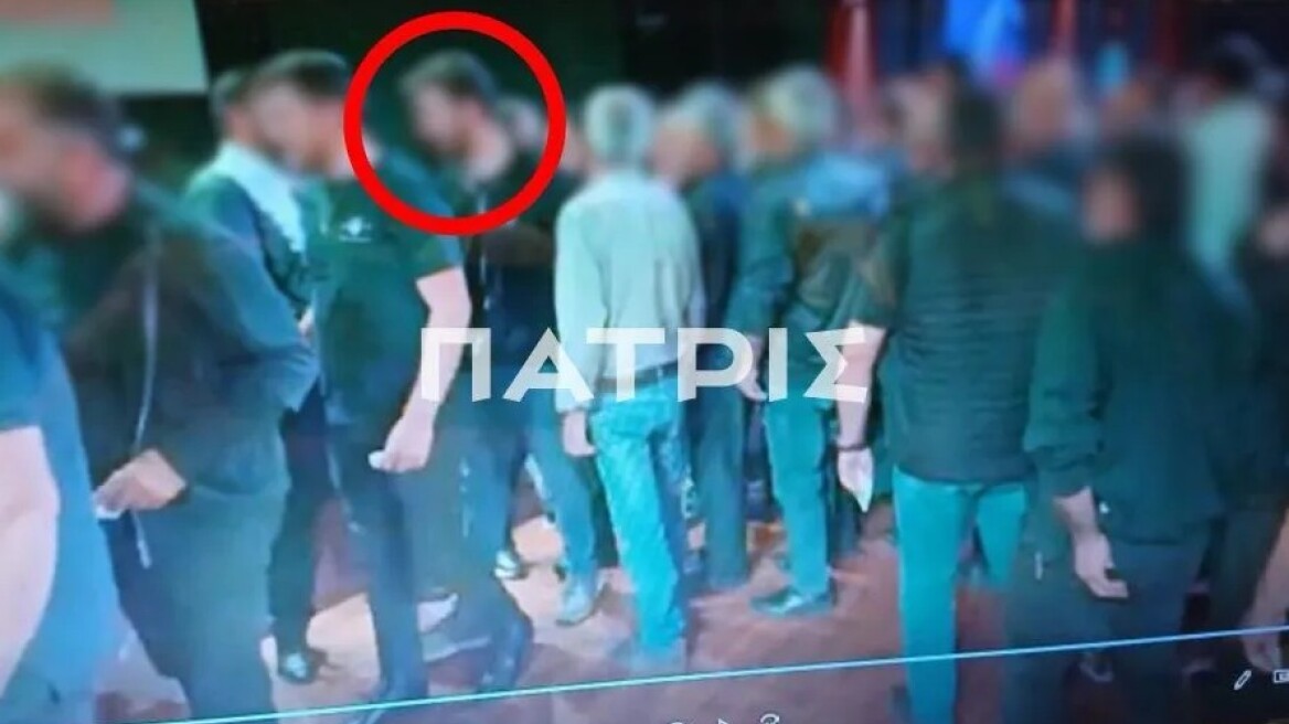 Βορίζια: Φωτογραφίες που τον δείχνουν σε γάμο την ώρα που μπήκε η βόμβα στο σπίτι των Φραγκιαδάκηδων προσκόμισε ο 23χρονος