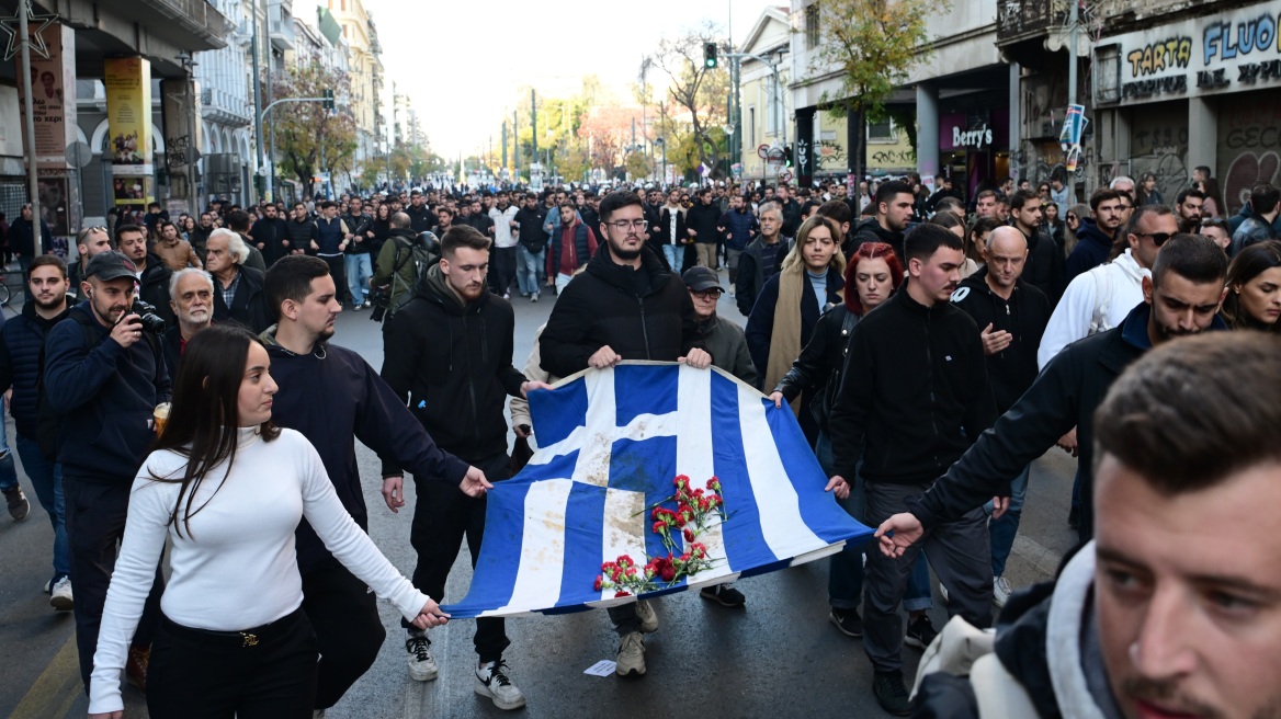 Πολυτεχνείο: Σήμερα η πορεία για την 52η επέτειο - Κλειστοί σταθμοί σε Μετρό και ΗΣΑΠ, κυκλοφοριακές ρυθμίσεις και 5.000 αστυνομικοί στους δρόμους