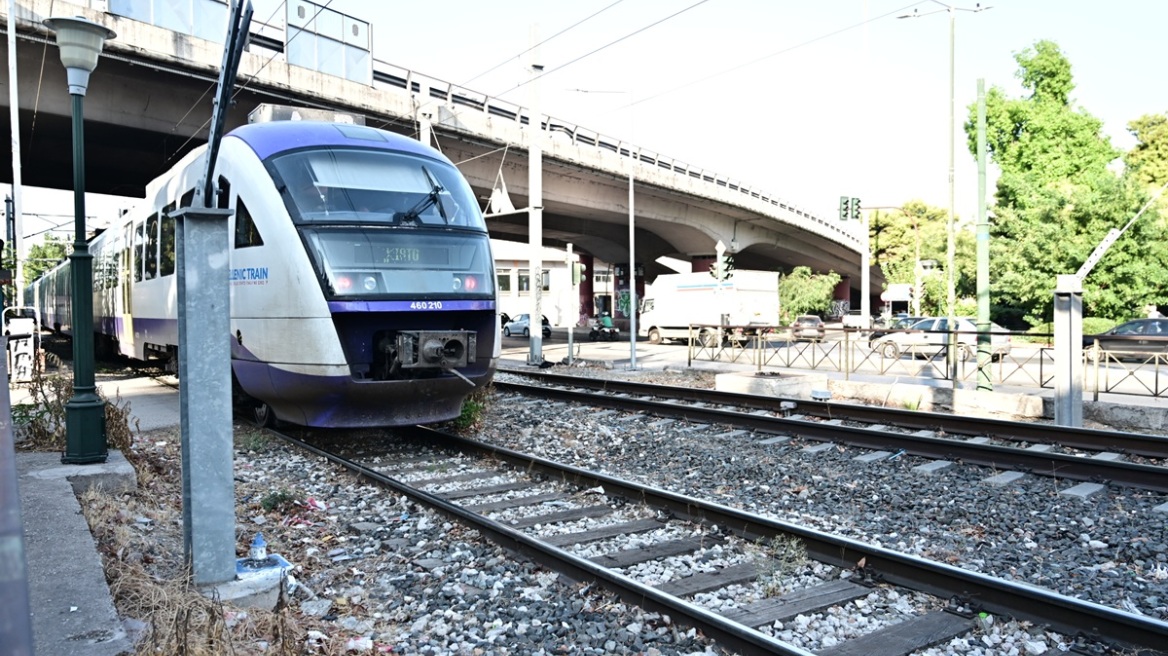 Αναστολές και τροποποιήσεις δρομολογίων λόγω της αυριανής 24ωρης απεργίας σε τρένα και προαστιακό