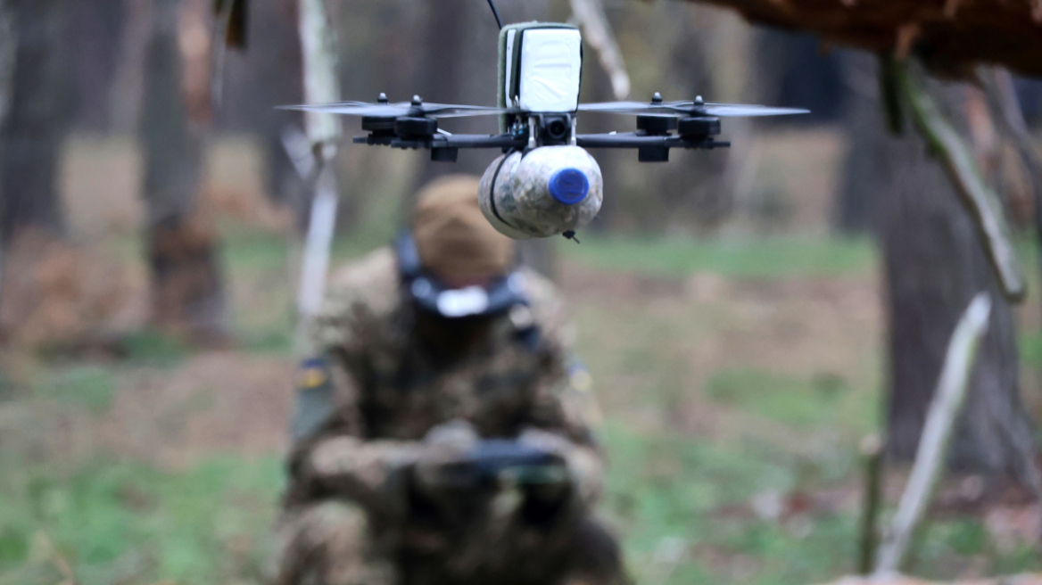 Θραύσματα από drone προκάλεσαν φωτιά κοντά σε διυλιστήριο στο Κράσνονταρ